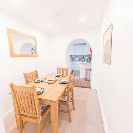 View * コニストン