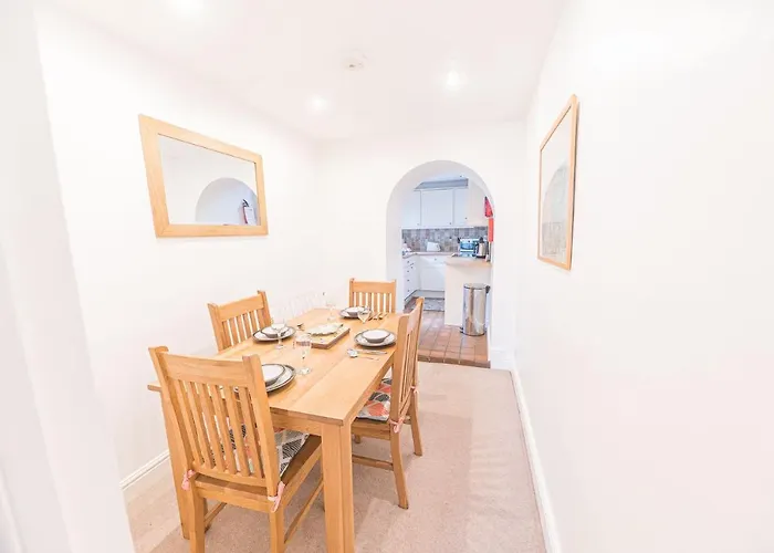 View * كونيستون